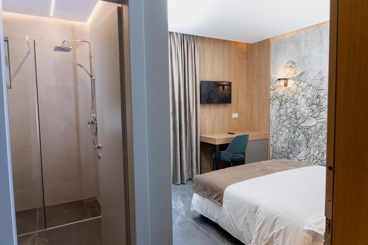 בורסא Hotel Ina מראה חיצוני תמונה